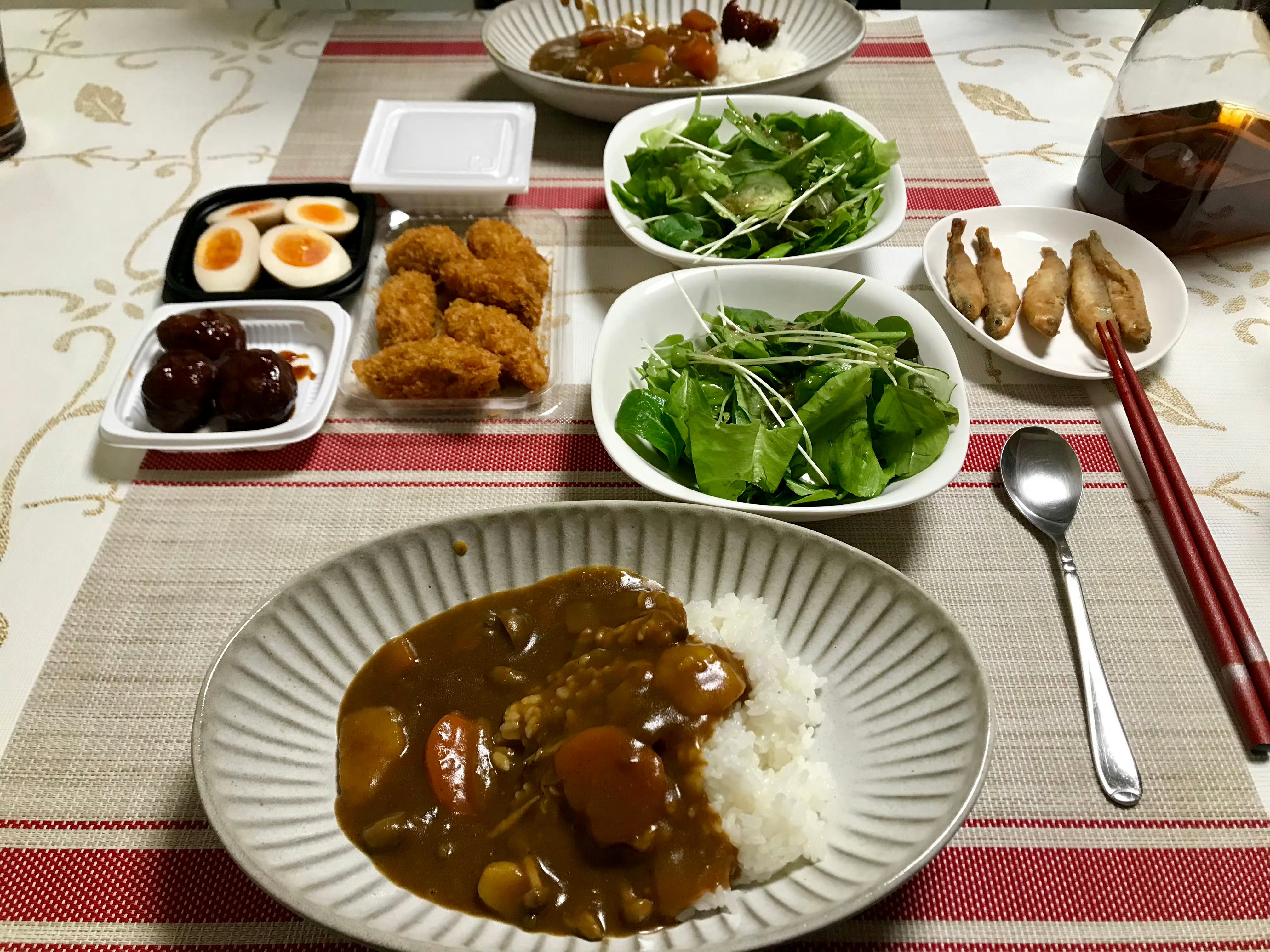 【搬运】2018年10月31日我家餐桌咖喱饭🍛➕沙拉🥗➕炸海蛎➕肉丸➕溏心蛋