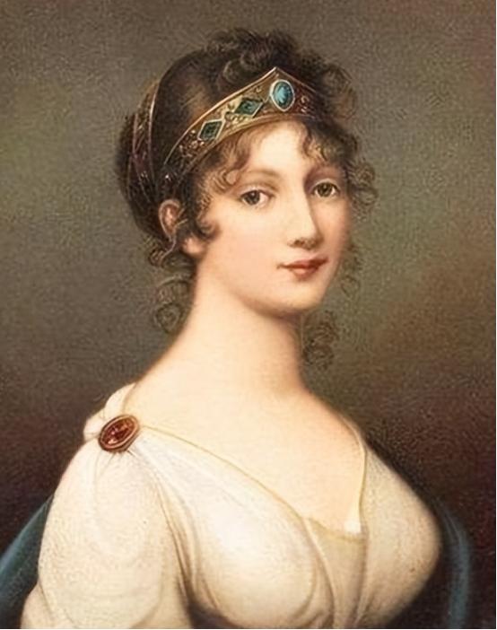 1796年，27岁的拿破仑娶了33岁带着俩娃的寡妇约瑟芬。婚后的约瑟芬有情人无数