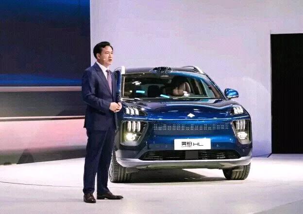这就是现实啊！
电车30万：使用10年，电费1万，卖1.5万。
油车30万：使用