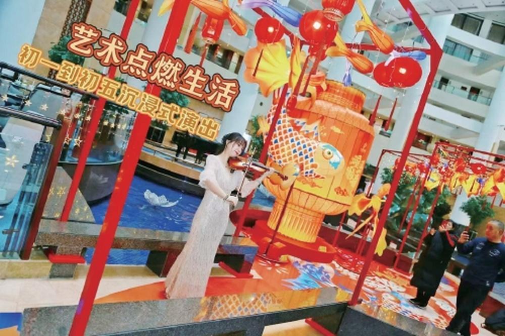 今晚住济南，新春住力旺！泉城春节住宿市场火爆出圈！2026年春节假期，济南住宿业