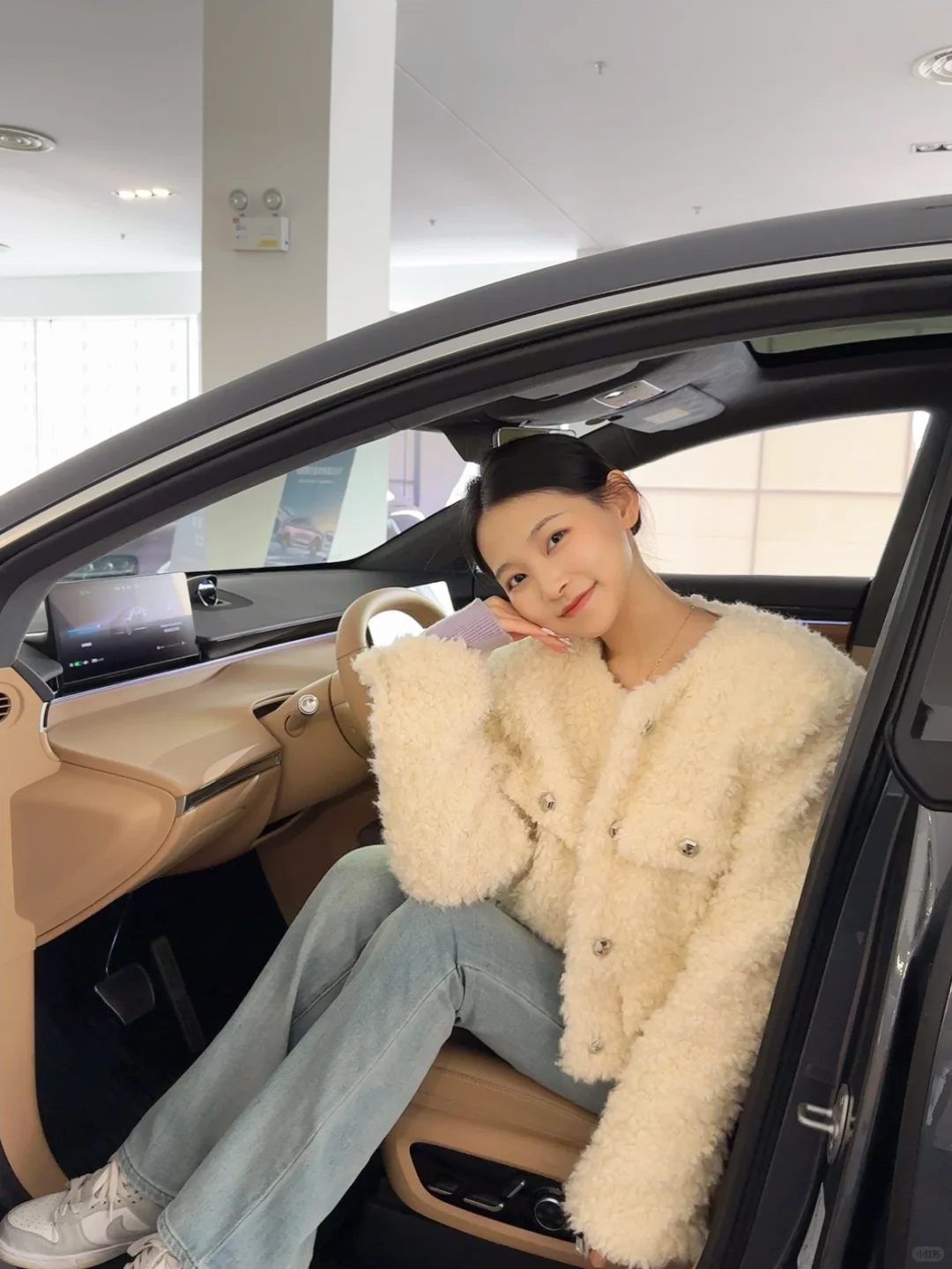 01年女生提车日记📔试驾智界R7绝绝紫