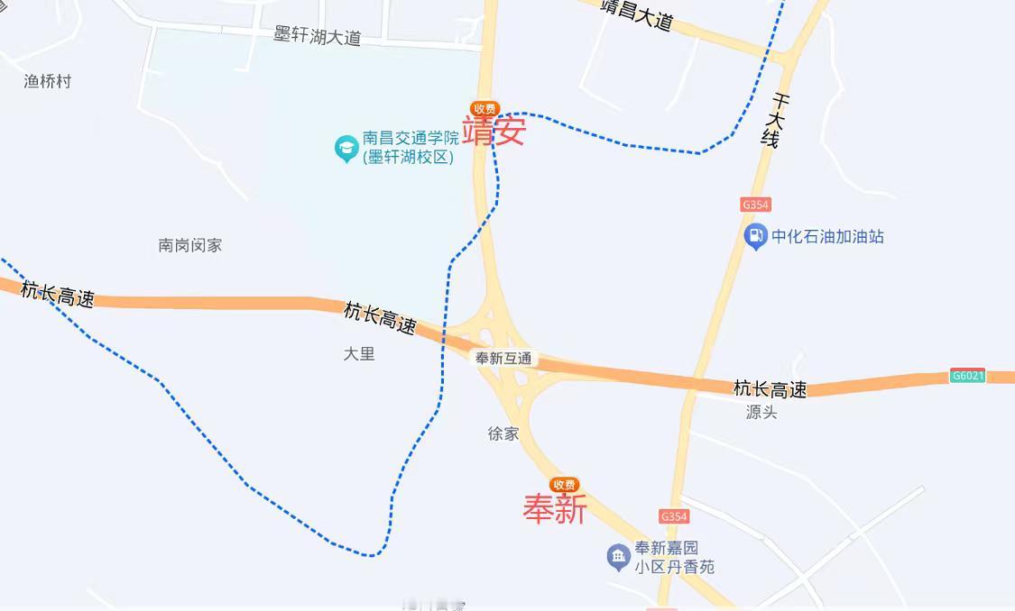 靖安县境内仅有一处高速出入口。G6021 杭长高速从县域最南端擦边过境，过境里程