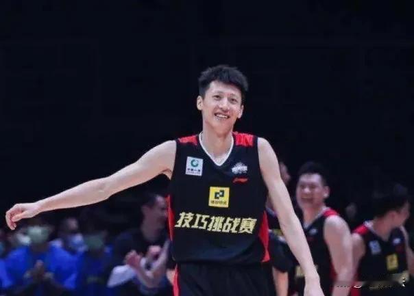 周琦夺权被驱逐，广东遭遇21分逆转

在今晚结束的本赛季CBA季后赛8进4第三场