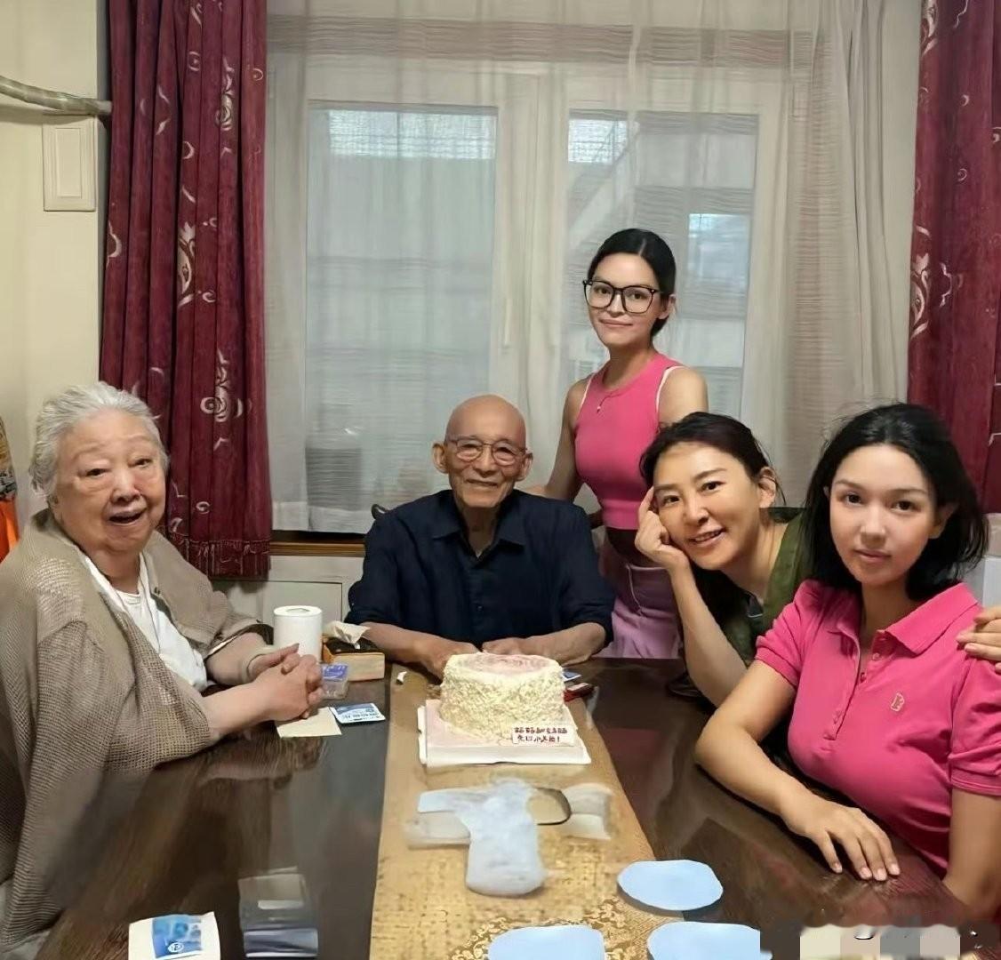 明明儿女双全，为何92岁的游本昌会住进养老院，得知背后真相，才知没那么简单！
 