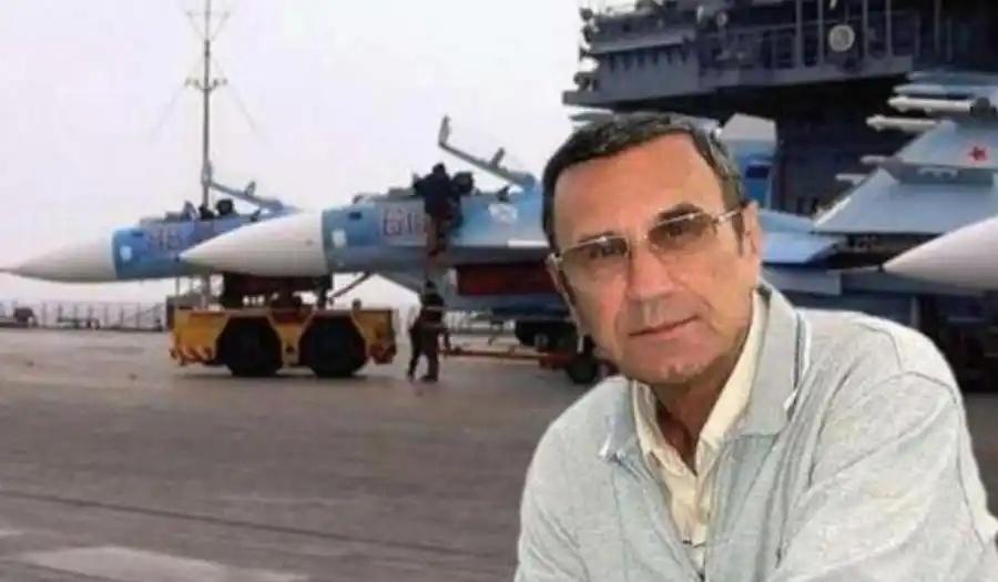 在山东威海那片宁静的海岸线上，海风轻柔地拂过斑驳的树影，一位八十四岁的老人正安享