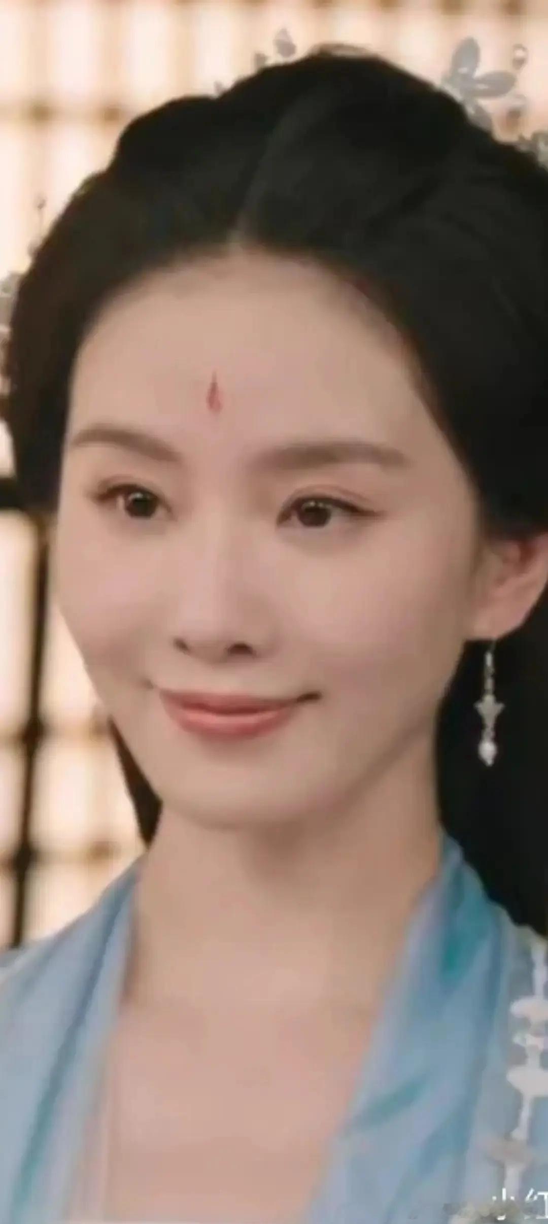 刘诗诗张晚意请合作！！笑死真的迷之像，在剧里比谁先眨眼谁就输吗？ ​​​