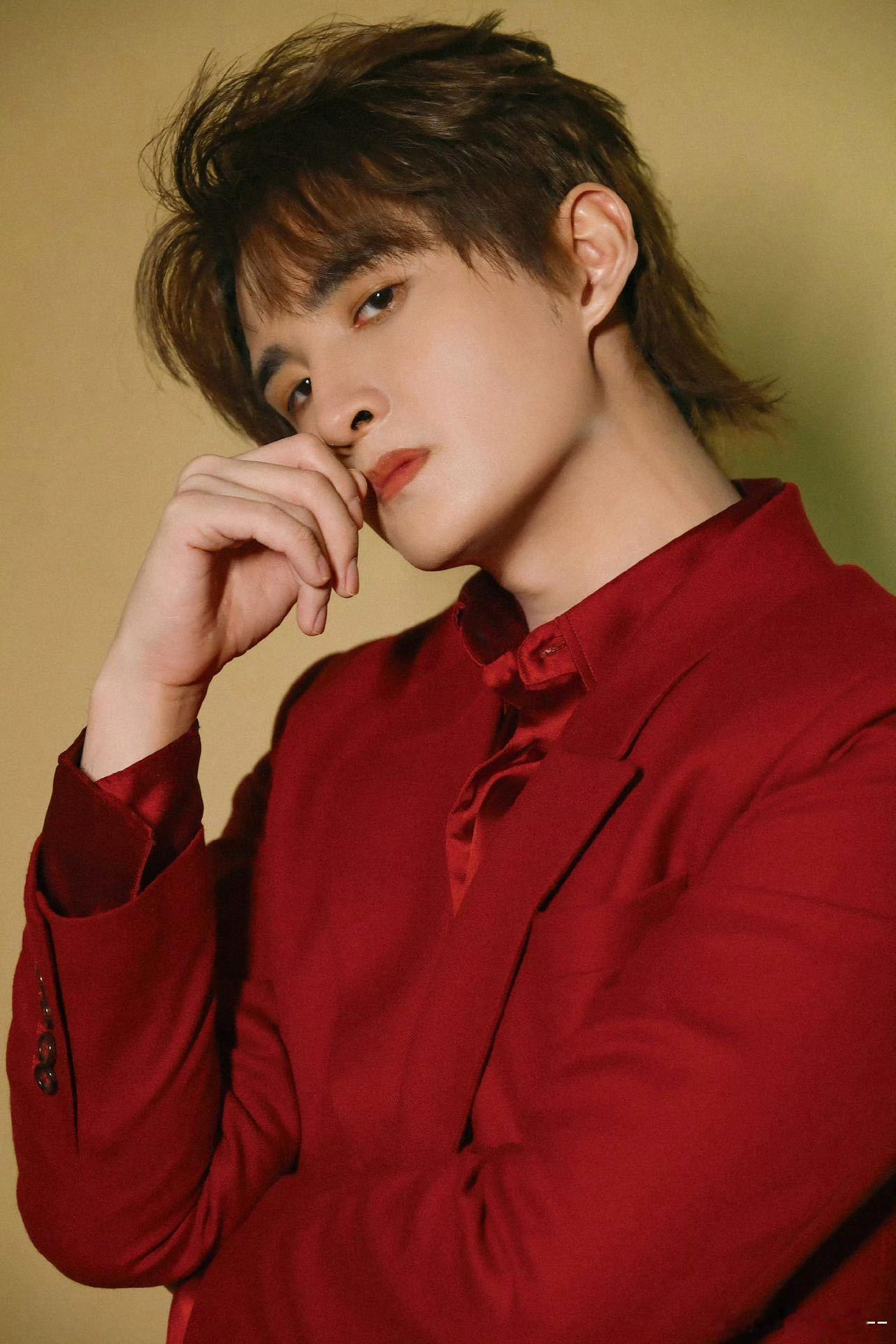 张远现身央视春晚合肥分会场 惊喜现身央视春晚合肥分会场！他兴奋地分享着安徽美食，