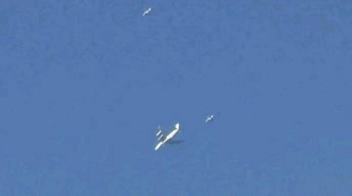 内塔昨天（14日）已经乘专机离开了自己的国家，不知去了哪里。怎么到今天下午仍不见