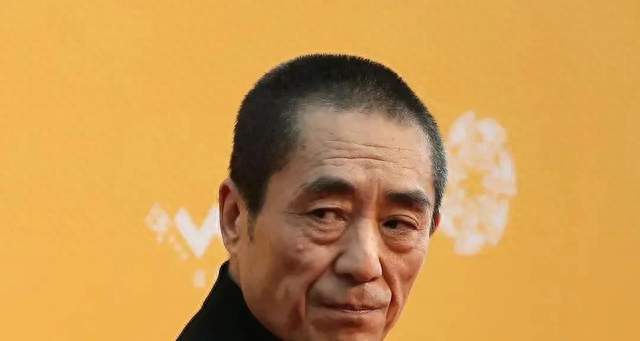 家底再厚管啥用，七十六岁的张艺谋，还是步了张纪中的那条老路子