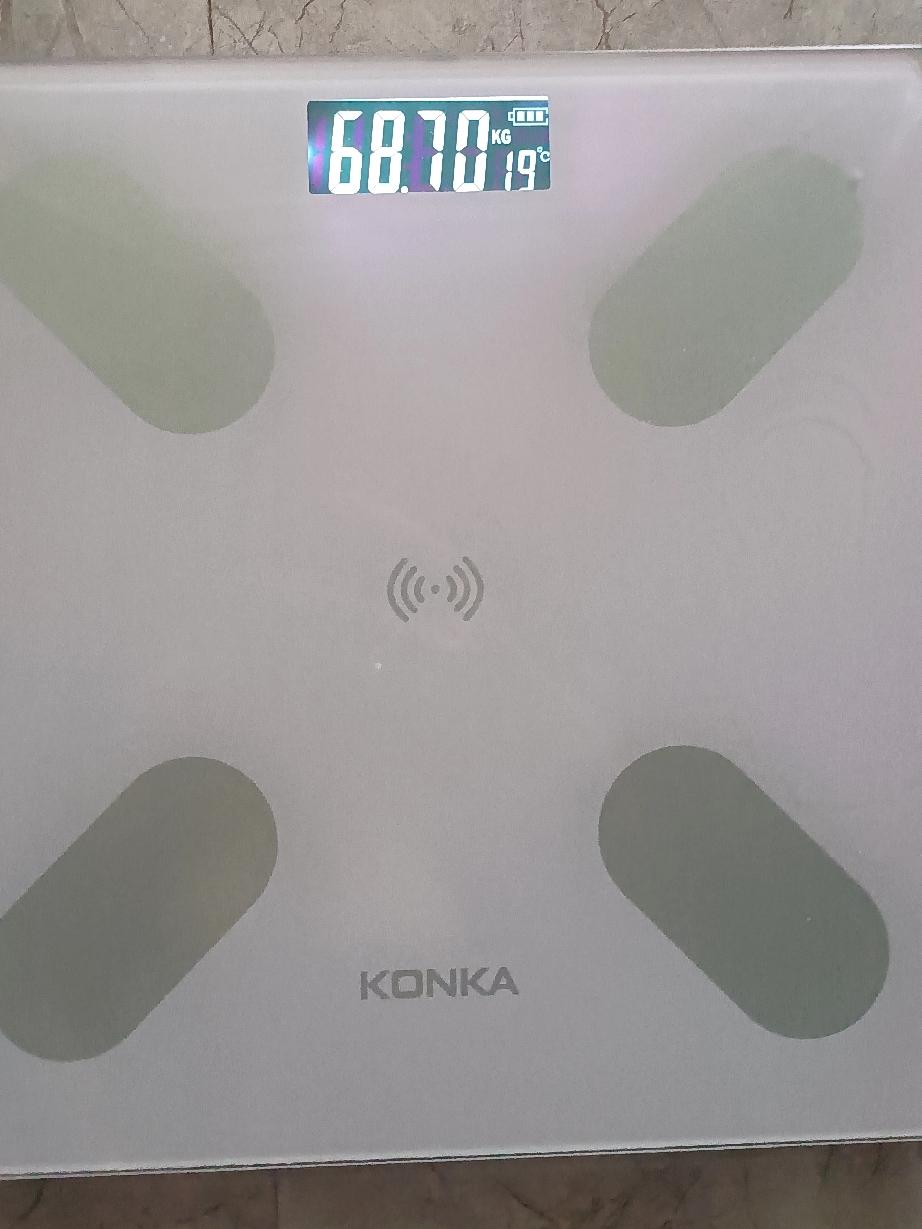 我减肥还挺成功的，今天我的体重六打头了。
我以为一直减不下去，其实也不是那么回事