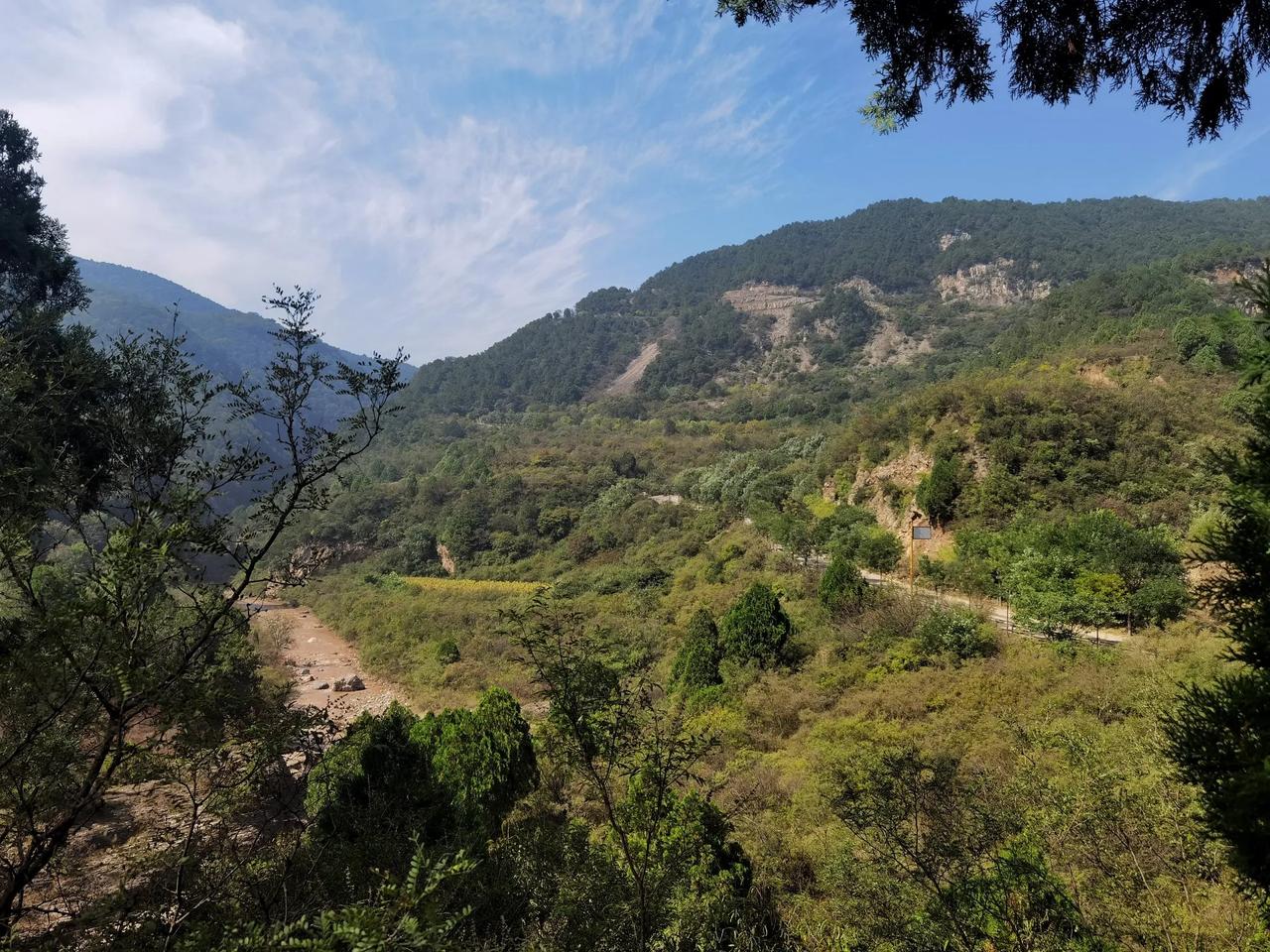 没事就去爬山，看看美景吧，虽然不能治病，却能让人心情变好！大山美景很美