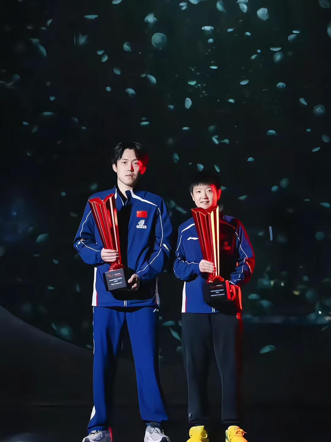 与“莎”鱼合照^ v ^