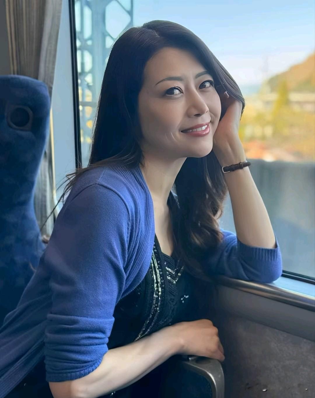 你认为气质优雅的女明星有谁
