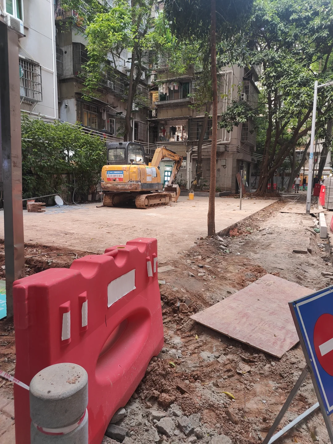 江南西紫龙大街到底在修什么