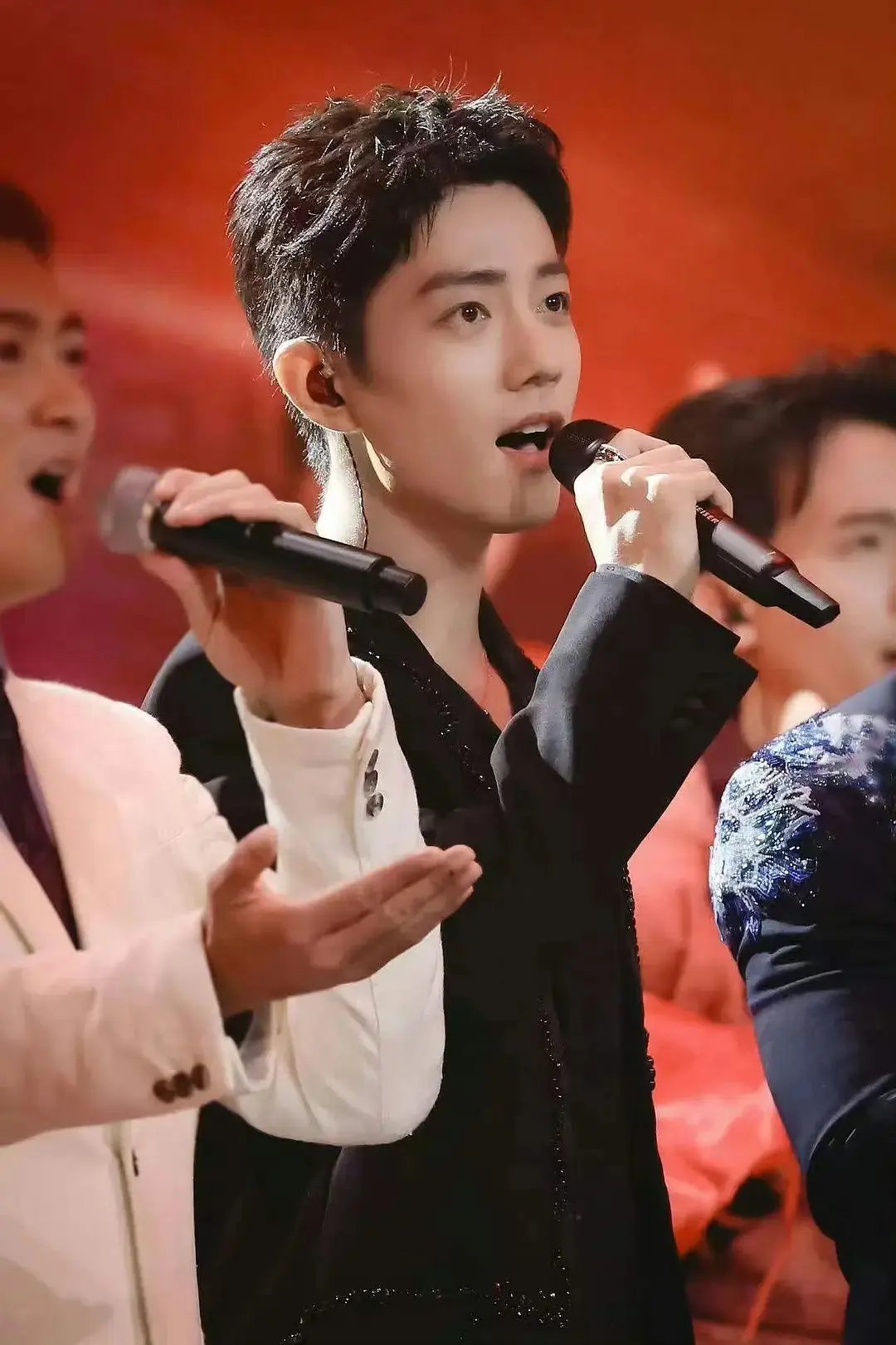 鞠婧祎和肖战合作的话，会出现一个大爆剧吗？ ​​​