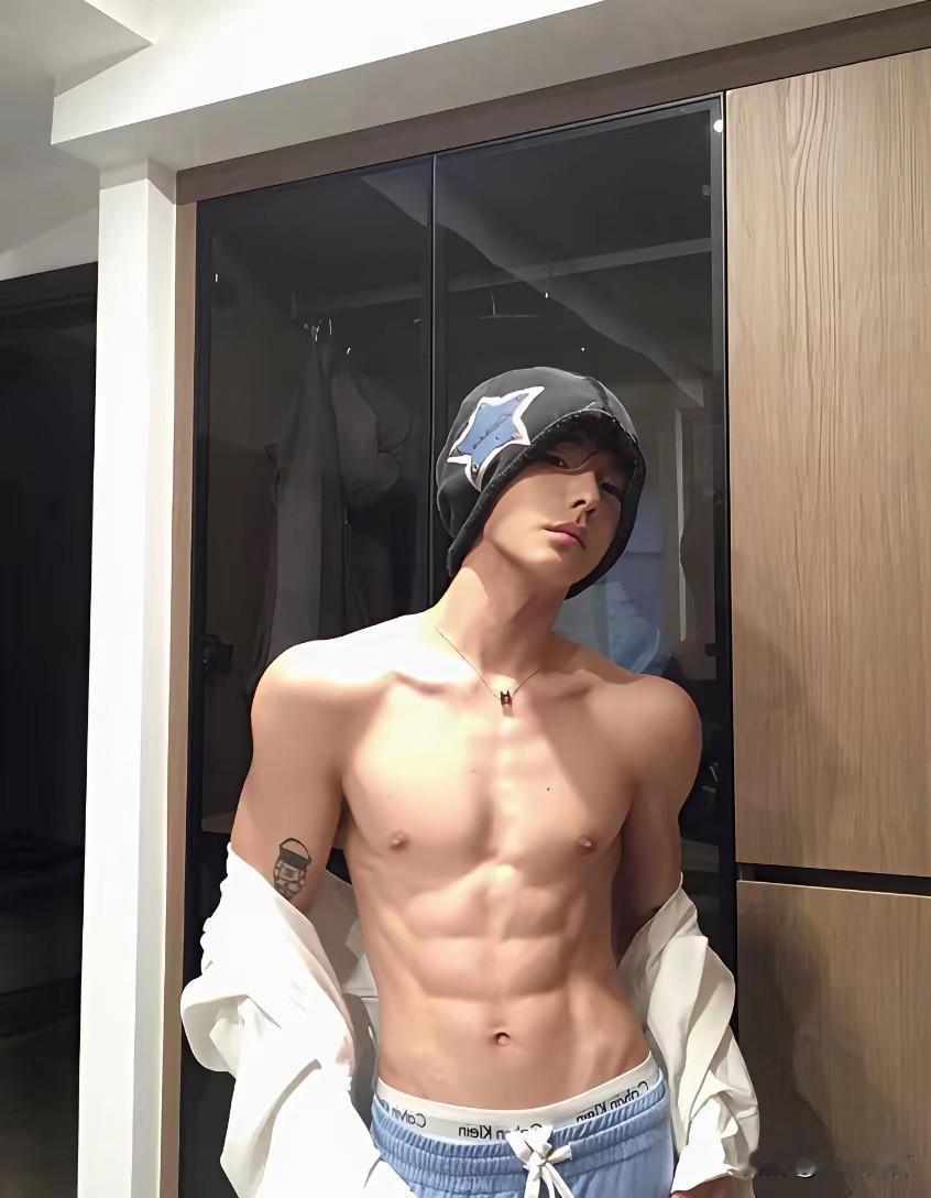 看着人家这腹肌，谁还没有动力？男生有好看的腹肌是怎样的体验 有八块腹肌是一种怎样