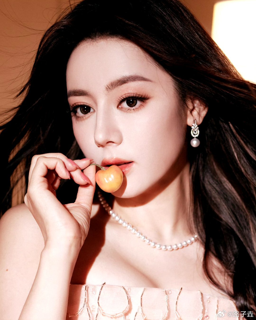 迪丽热巴迪丽热巴钰珑 dlrb 迪丽热巴功夫女足 dlrb 迪丽热巴卫蓝不好意思