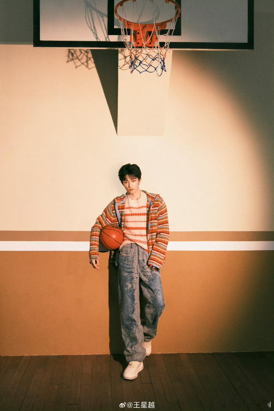 王星越工作室发文抵制私生私生跟踪王星越至住所偷拍 看看 ​​​