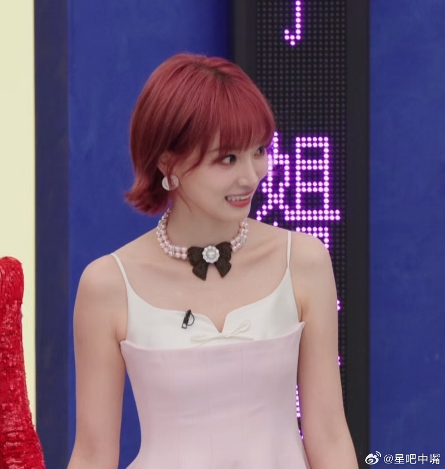 黄灿灿 我假唱过黄灿灿是不是缺乏电视直播经验？这种场合竟然揭短自己！好了大家都知