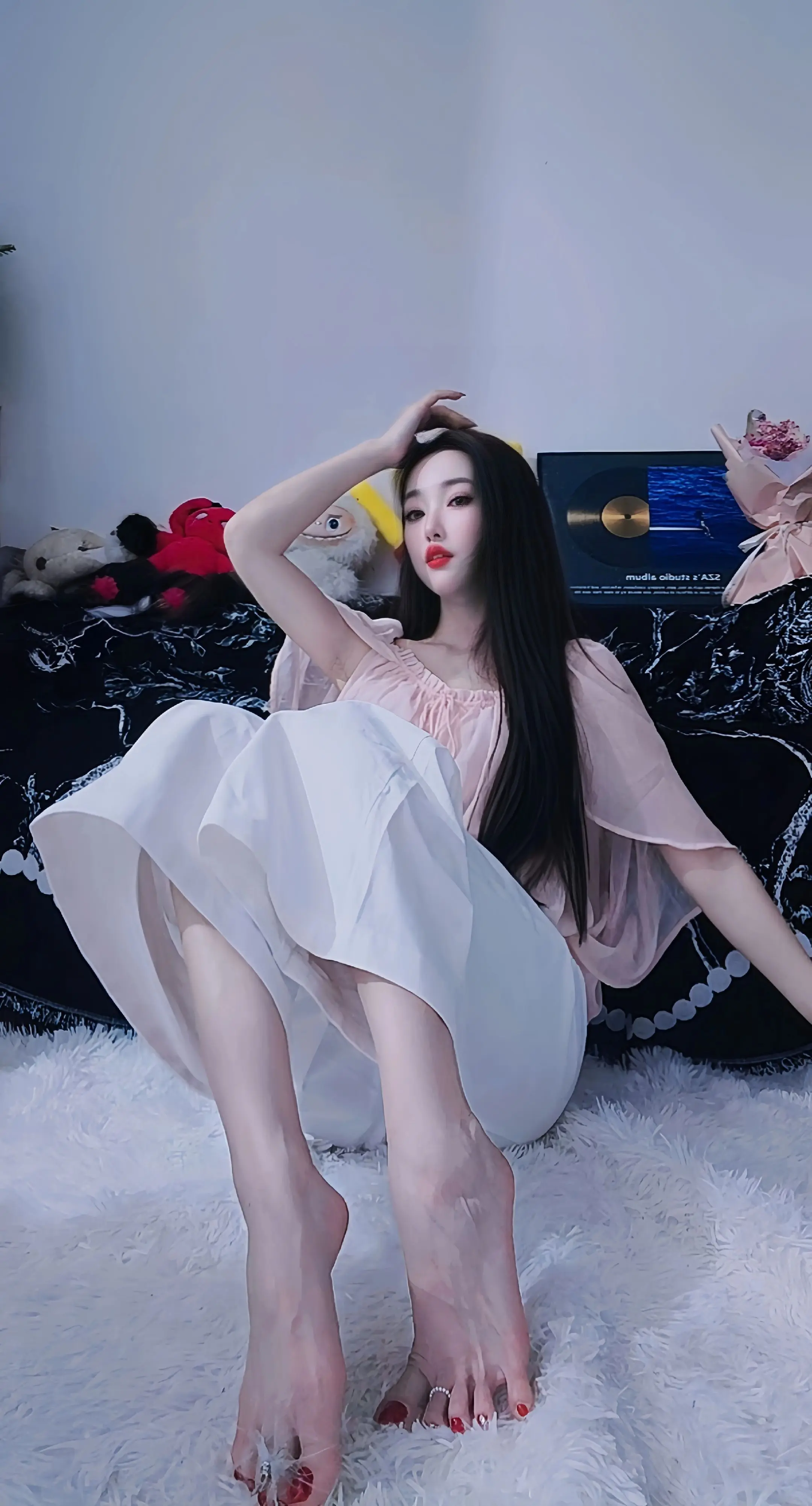 来捕捉小蝴蝶🦋。春天的暖和起来了  ， 🎀加入专属会员，每日图片分享。 