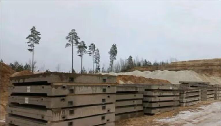 欧媒称，爱沙尼亚已经开始在与俄接壤的边境地区建造混凝土掩体了，爱沙尼亚的目标是今