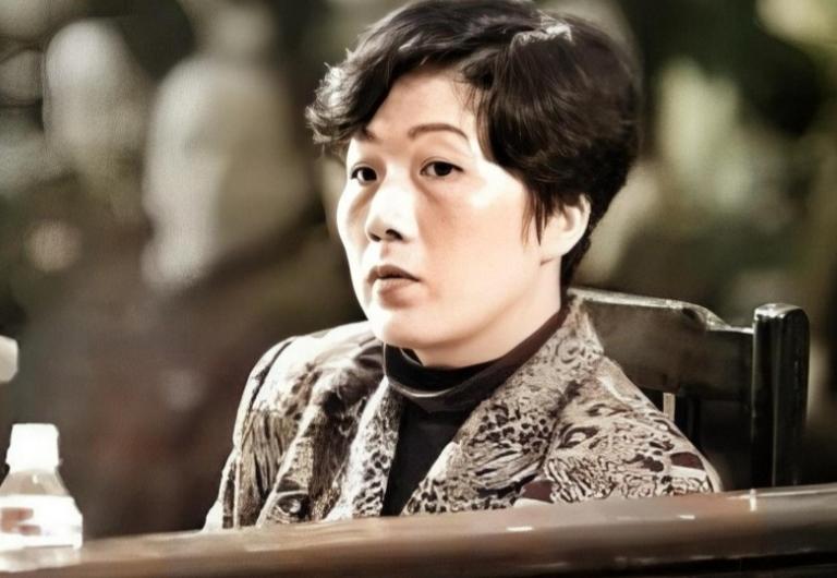 2001 年，“女老虎” 蒋艳萍被判处死刑，万念俱灰之下，听说只要怀孕就可争取缓