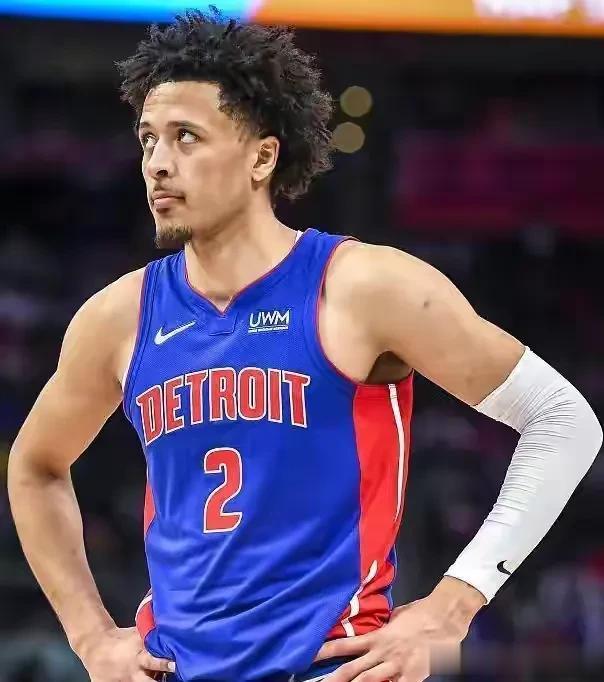 据NBA 分析网报道，有着丰富执教经验且善于用人的波波老爷子在球队后卫问题上尝试
