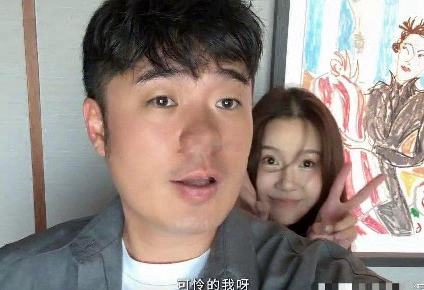 陈赫老婆终于不藏着了，在视频中露脸，长得还蛮可爱的 