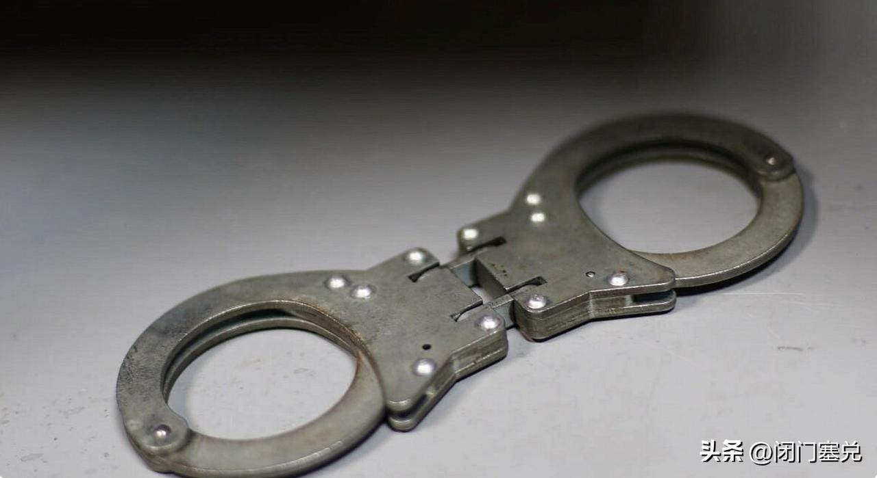 加里宁格勒青年政策部长被捕
 

 
加里宁格勒，2月27日--塔斯社

据加里