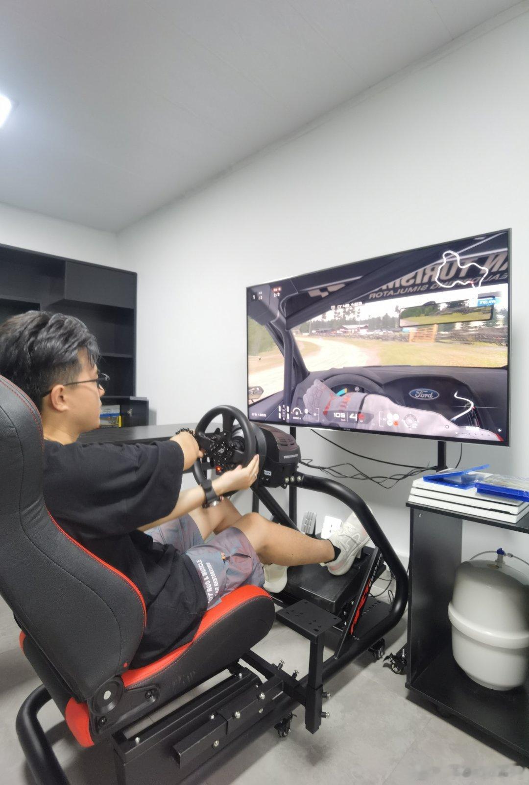 #考赛照有什么用# #汽场全开# 随着汽车行业对赛道文化的深度挖掘，众多品牌纷纷