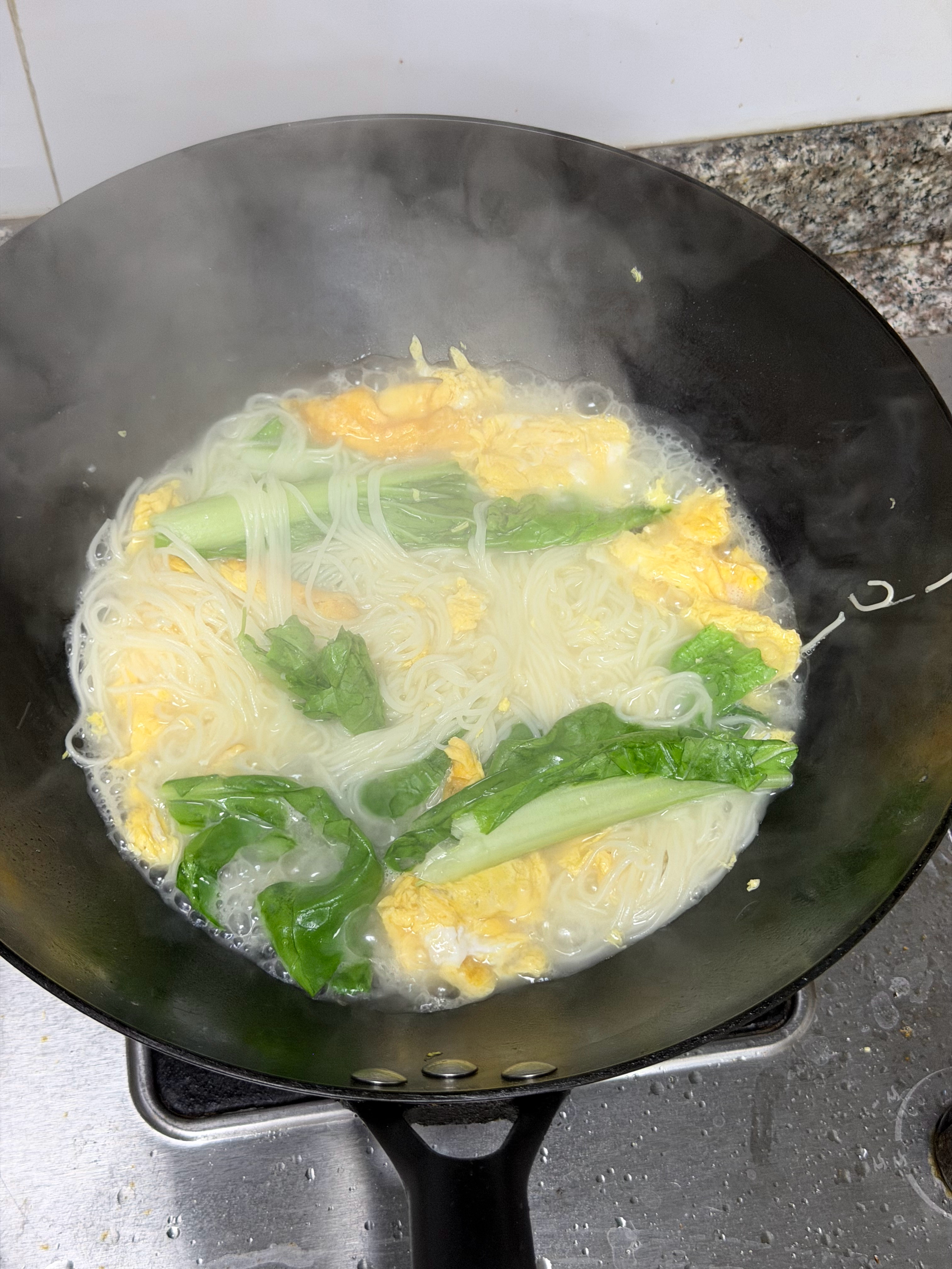 来个河南人说一下，你喜欢吃面条不 