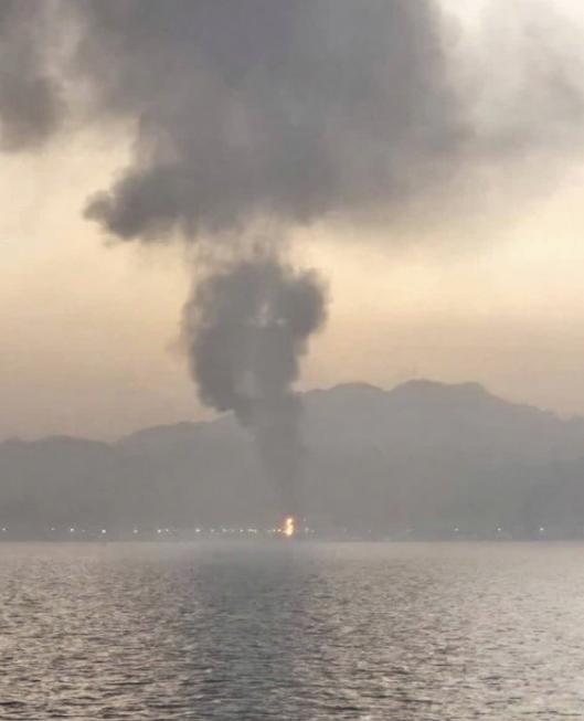 2026 年 5 月 4 日，中东核心航道霍尔木兹海峡突然枪声大作，美军的一次贸