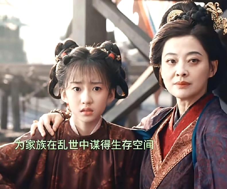 太平年里俞大娘子得知自己儿子三郎被抓起来后，立刻发黄龙令，聚上百艘船直奔钱塘口。