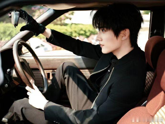 周柯宇声比人先碎了 周柯宇分手哭戏配音，演和配都让他声先“瓦解”，哽咽声里满是心