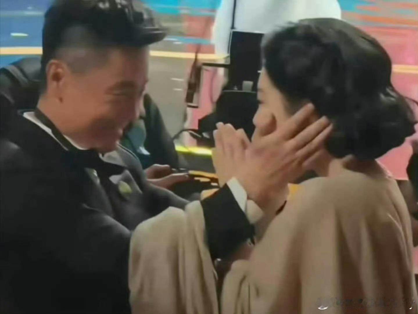 曝大热小花与顶级IP导演恋情磕到了呀，爱磕cp怎么了，祝99 