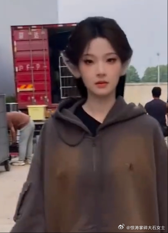 张淼怡聊斋狐妖造型张淼怡狐妖造型路透 张淼怡在剧中饰演狐妖，造型路透中她眼波流转