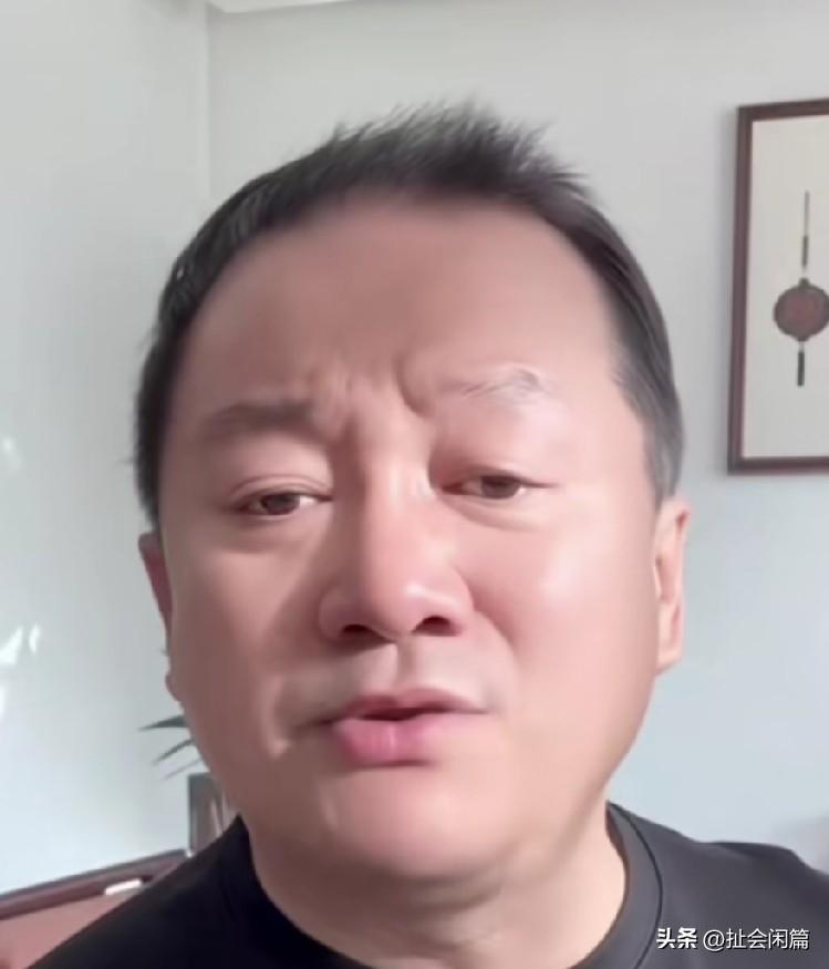 谢广坤说:不要强倒众人推，骂两句，还不算，还要踹上一脚，有什么深仇大恨啊，真的没