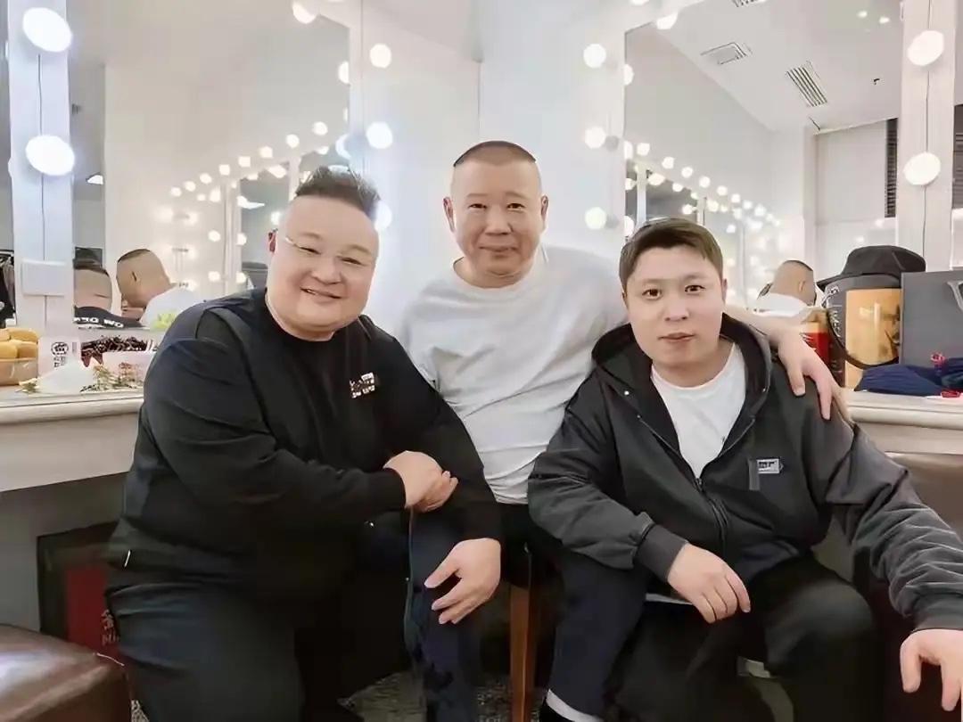 【杨鹤通与李鹤东谁更适合做德云社的教导主任呢？】
德云社教导主任核心职责是管理学