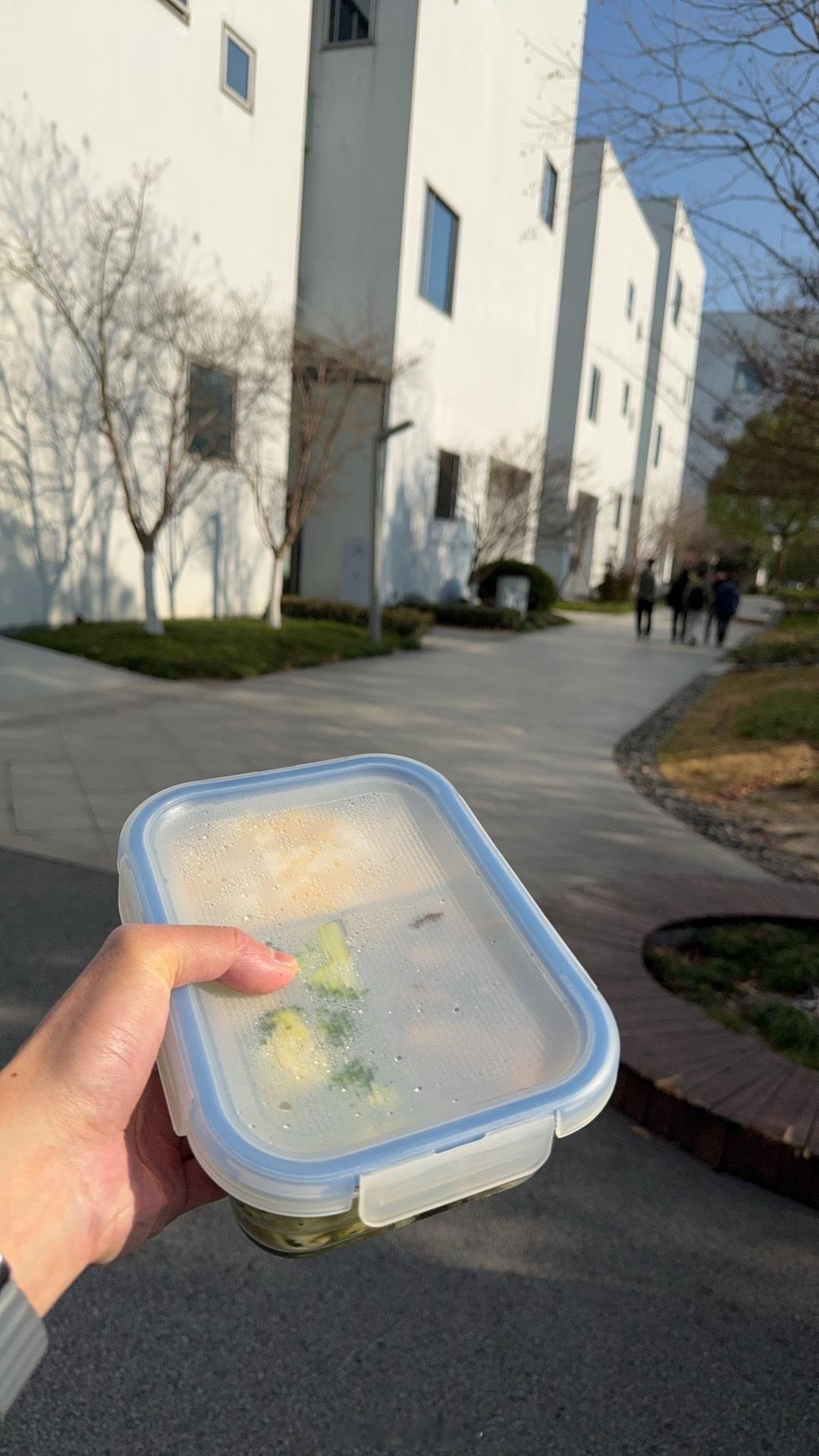 来创新港讨饭LS9的侧面和ES8的侧面谁更贵气？汽场全开 上海·汽车·创新港