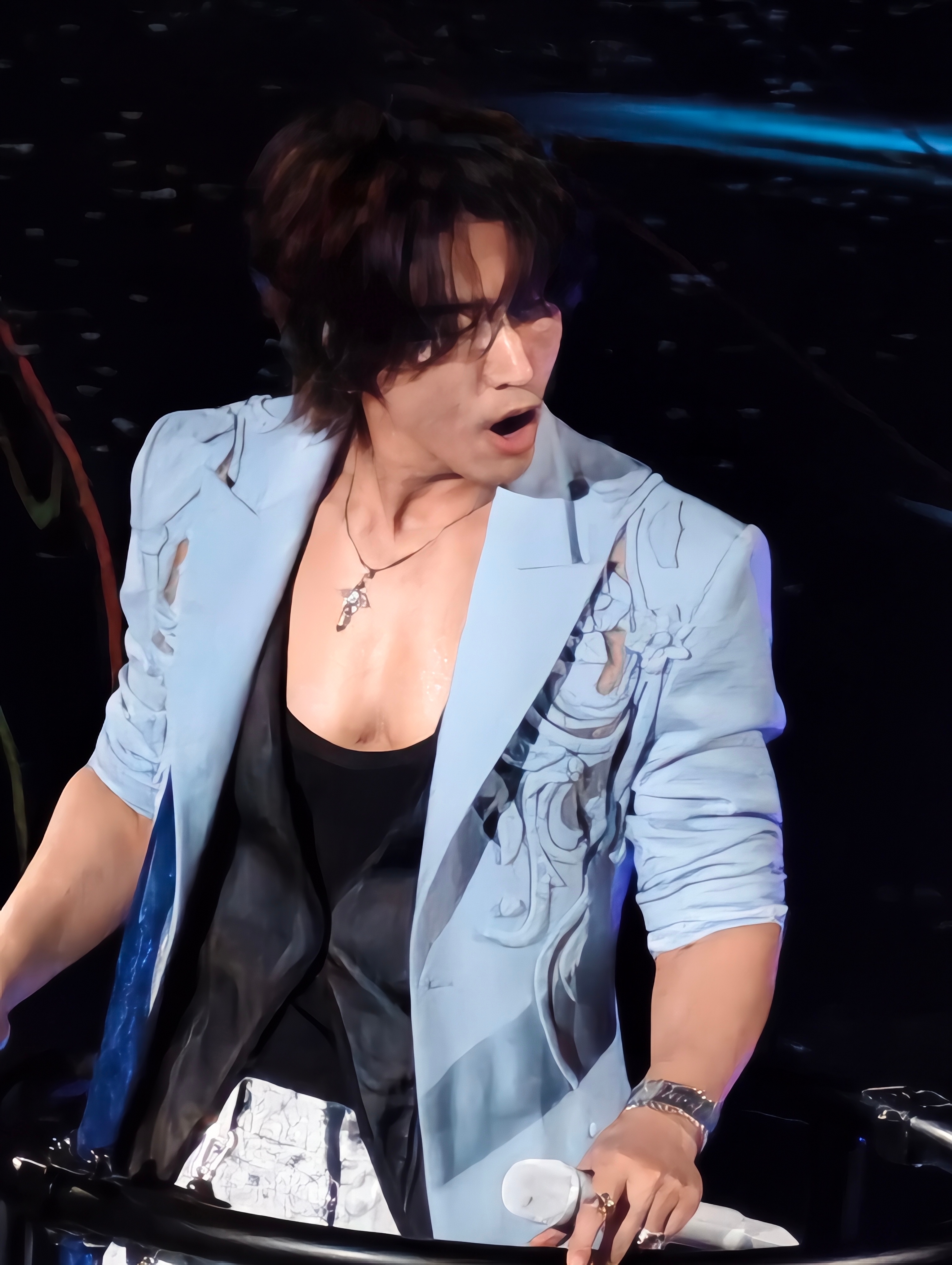 小时候电视里的人啊，F4+阿信又是多少人的青春！有朋友去看今天深圳的演唱会，我特