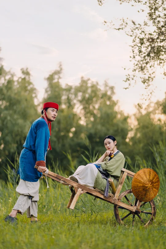 鹿车共挽：寻凉一路辙痕轻