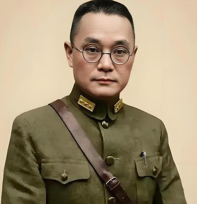 1949年潘文华起义前夜发现妻子张俊是特务，他转身一把推开一箱金条：你走吧，我选
