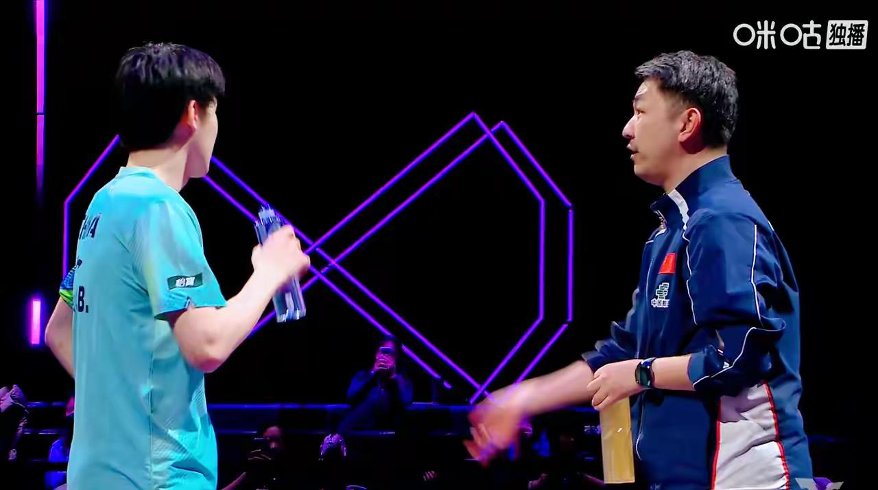 【第三局：温瑞博 11-9 菲利克斯，扳回一局！】
重庆冠军赛男单决赛，温瑞博大