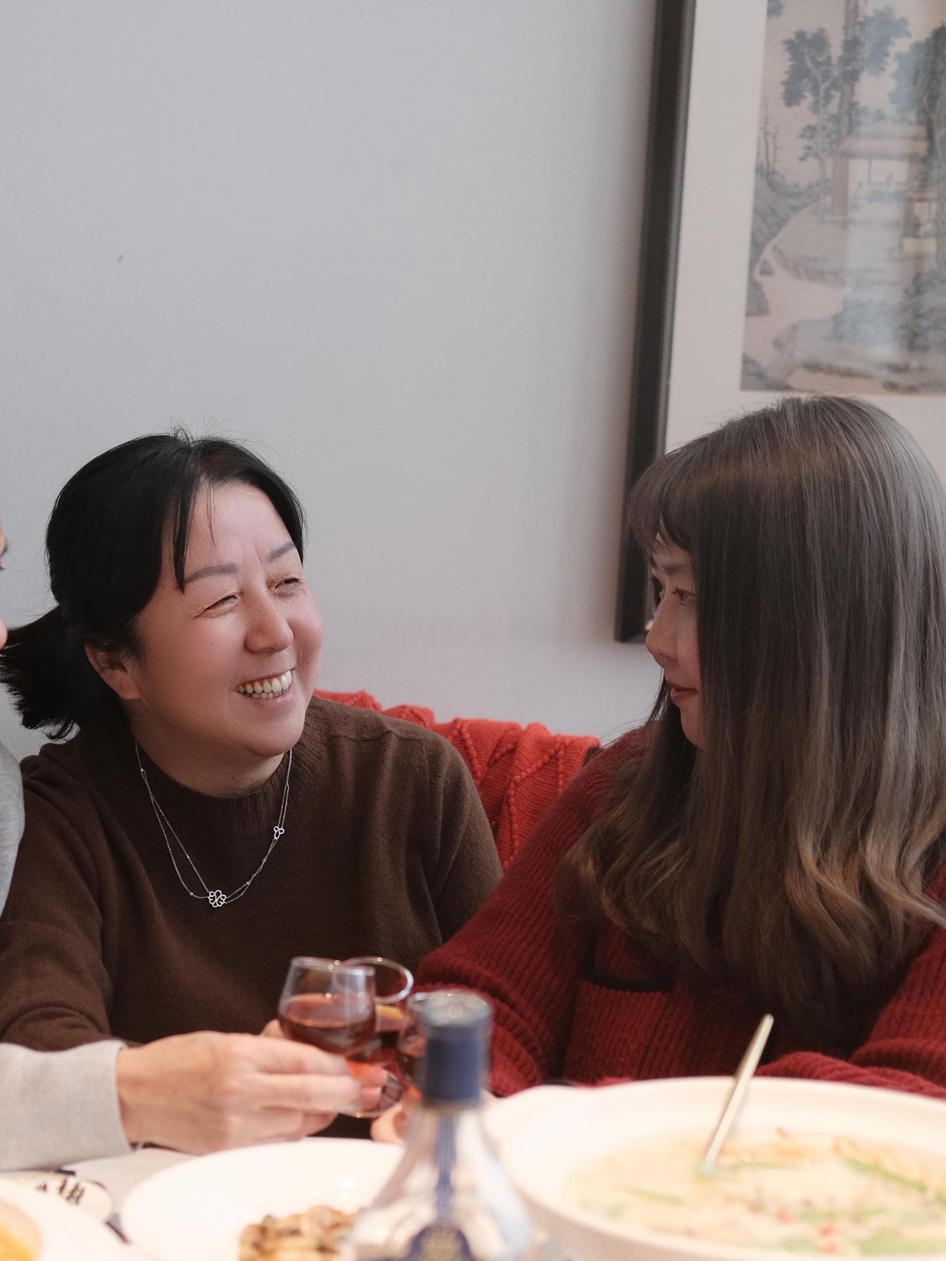 今年母亲节主打一个懂妈小时候妈妈总把最好的留给我长大后，我只想把最安心的都给她今