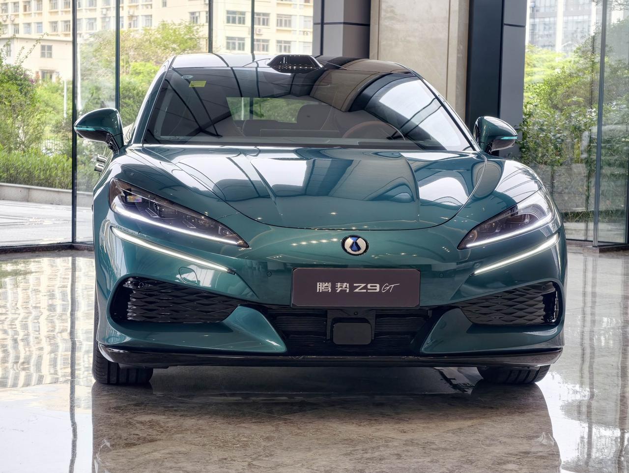 技术更新快，车型更新就快，一年一更新的很多了，有的一年更新两代，就是为了多卖点啊