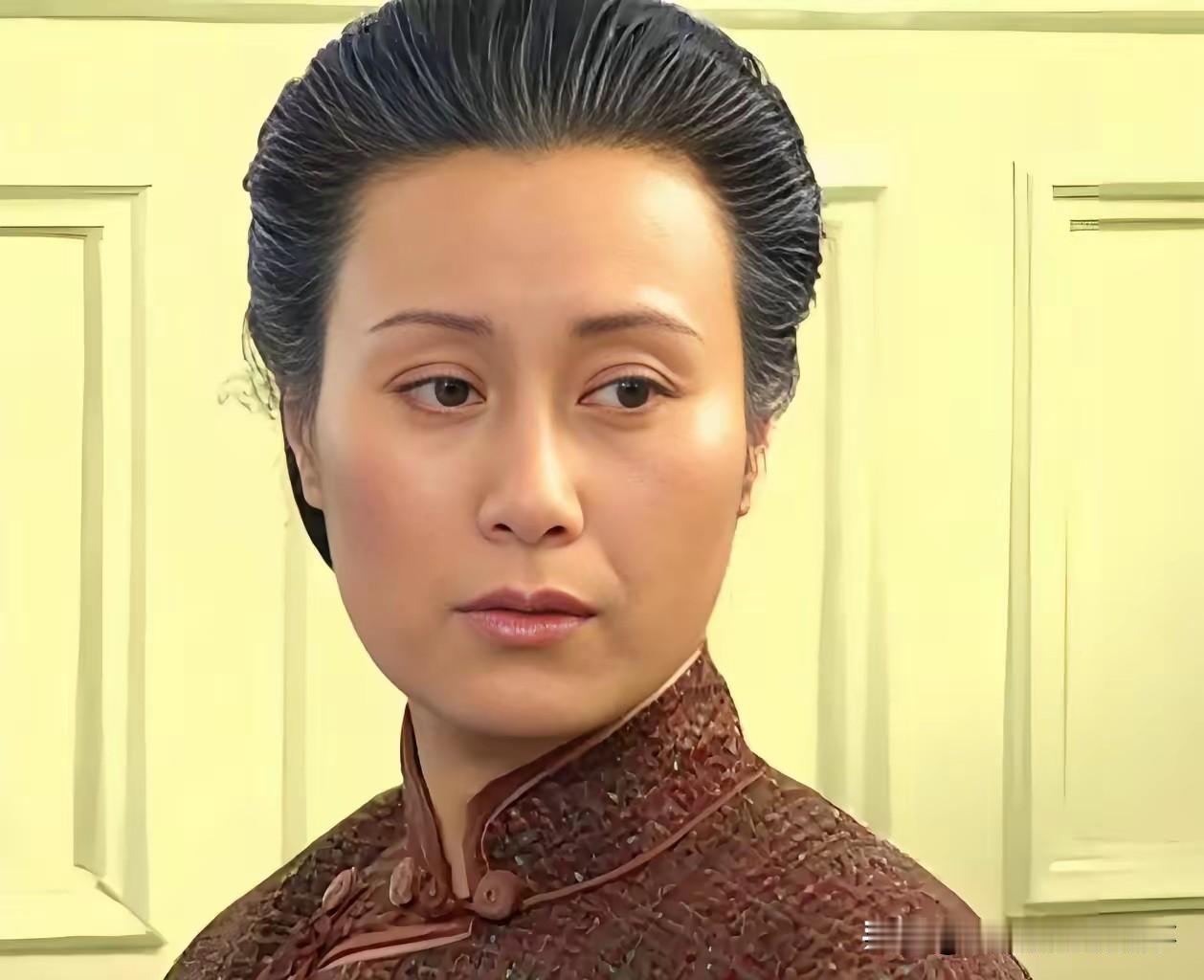 小时候看眼里只有雪姨的嚣张跋扈，觉得傅文佩是温柔隐忍的受害者。可长大后再刷，才发