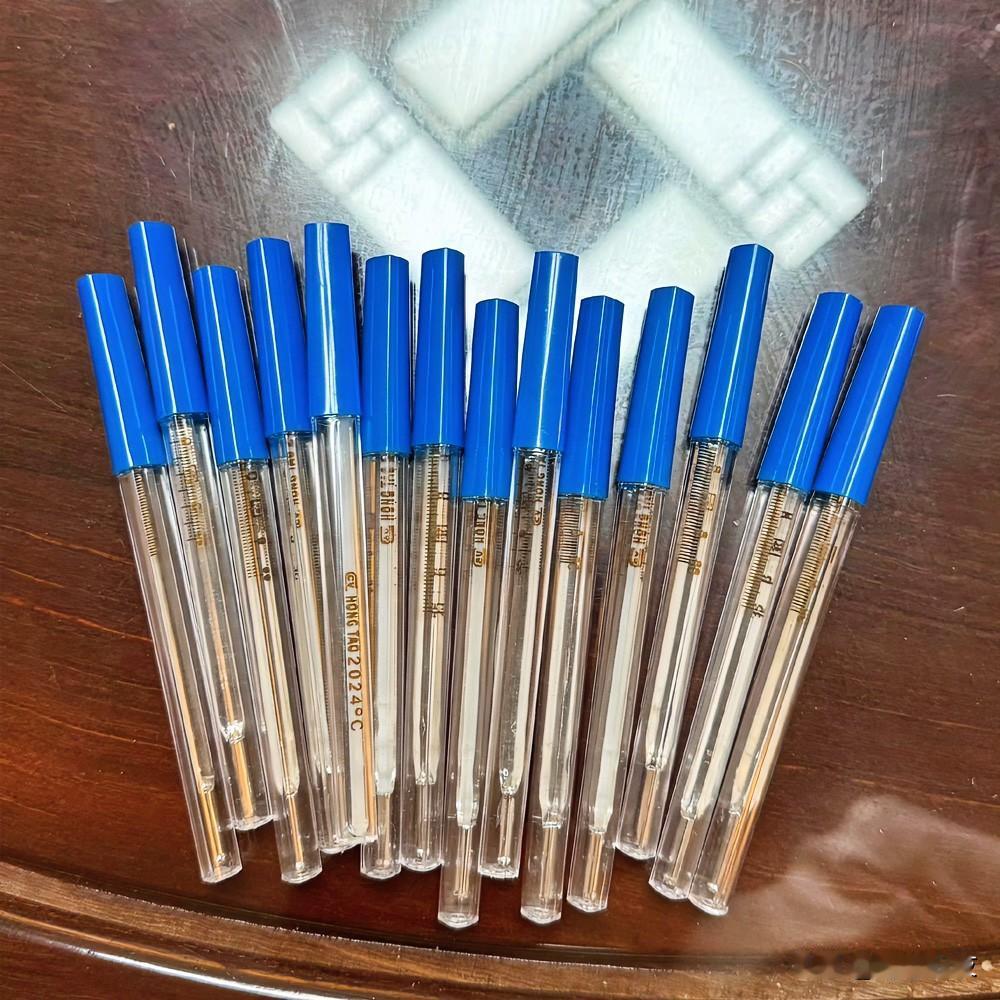 禁用水银体温计，喊了多年，今天聊聊量体温的日常。

水银体温计用了这些年，家家户