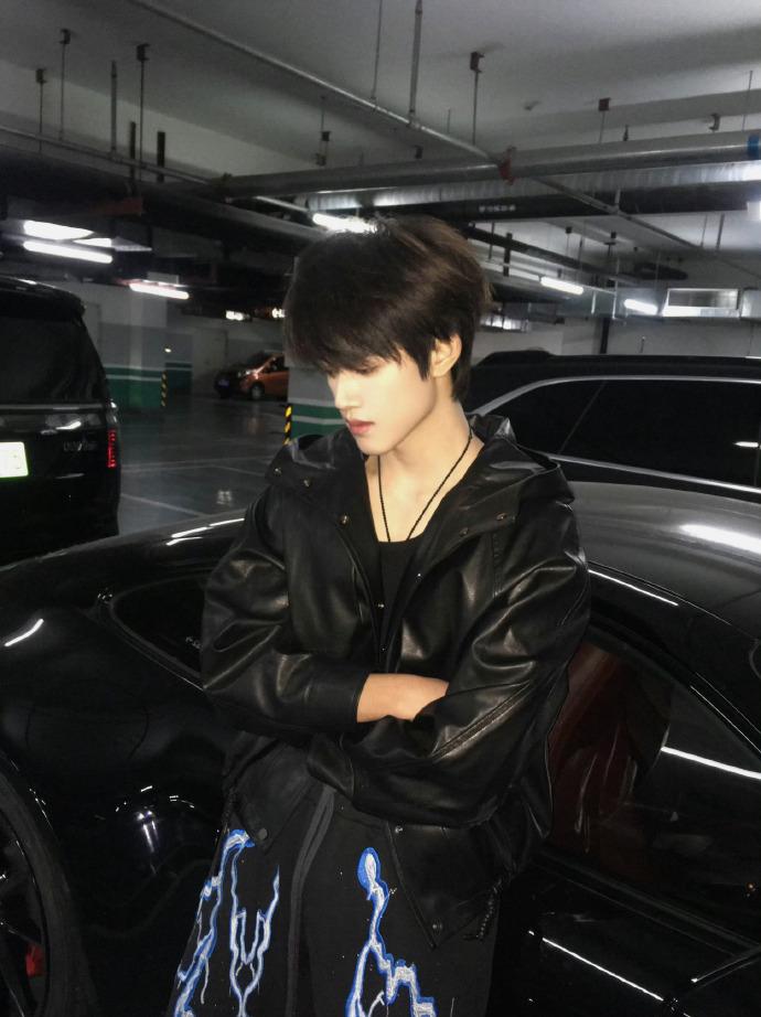 张极十九岁生日特别企划征集问答紧急集合！张极十九岁生日特别问答企划来咯！作为最爱