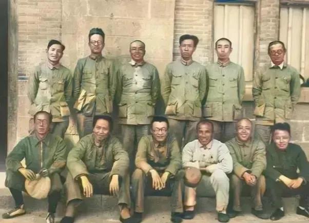 3月28日张闻天同周恩来、博古等一起离开山西石楼,经义牒渡河,于4月初回到瓦窑堡