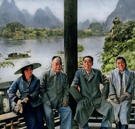 1961年，陈毅和周恩来在饭店吃狗肉，被人狠狠地踩了一脚！原来，当时陈毅身体不好